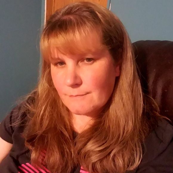 Meet your Posher, Lora - Picture 1 of 1